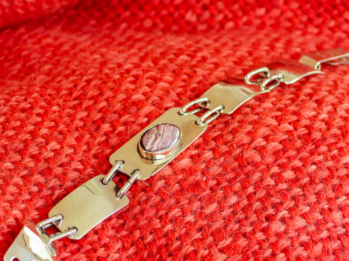 PIEDRAS Bracelet design decorated with stones
