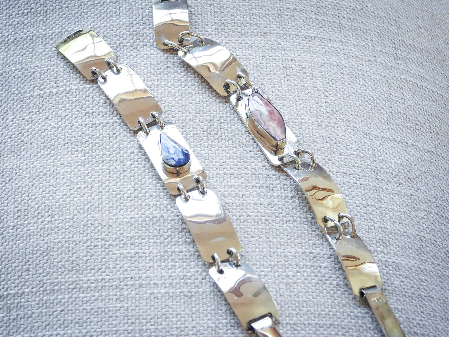 PIEDRAS Bracelet design decorated with stones